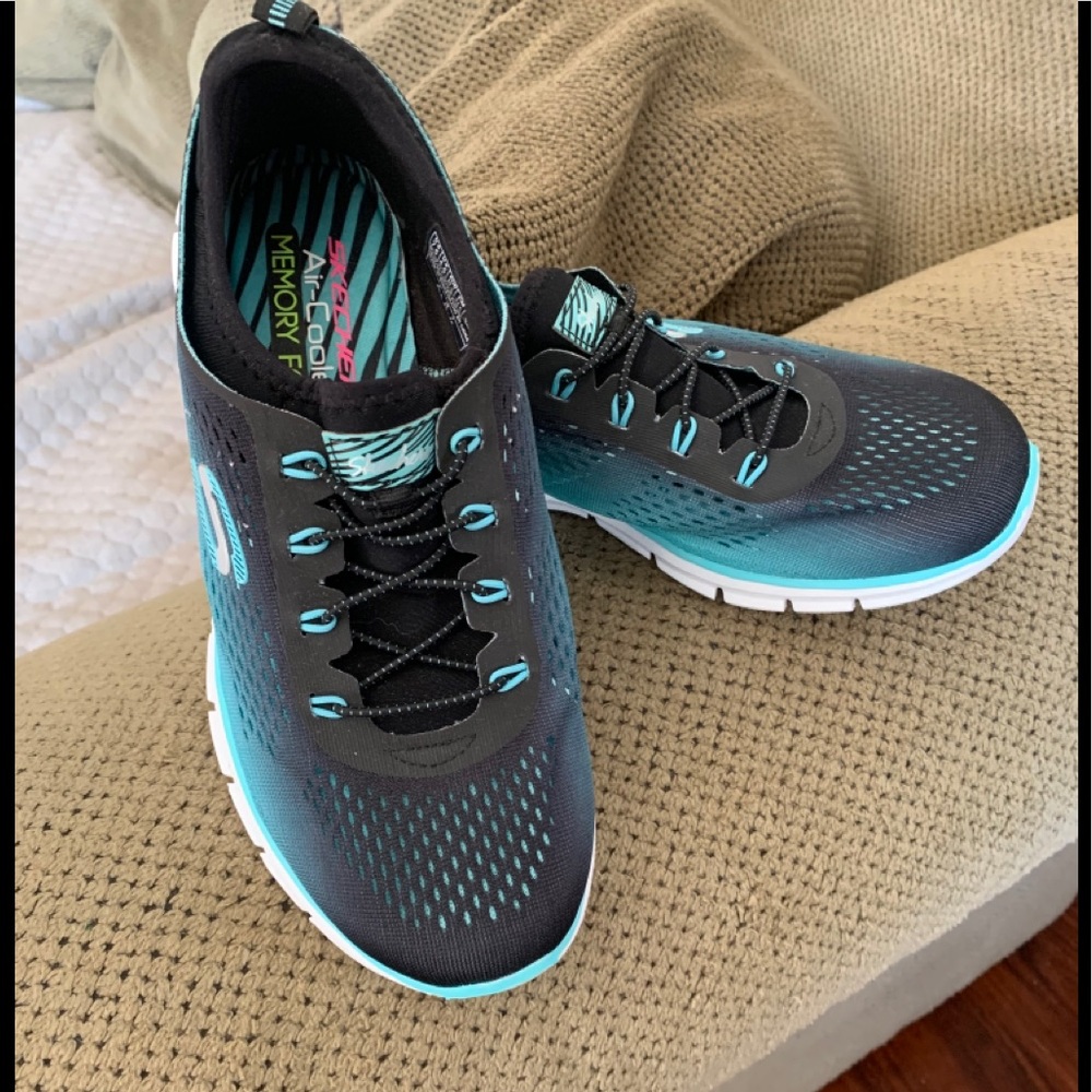 Skechers sneakers